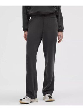 size 10 Lululemon Relaxed Fit Softstreme High-Rise Pant drawstring/pockets